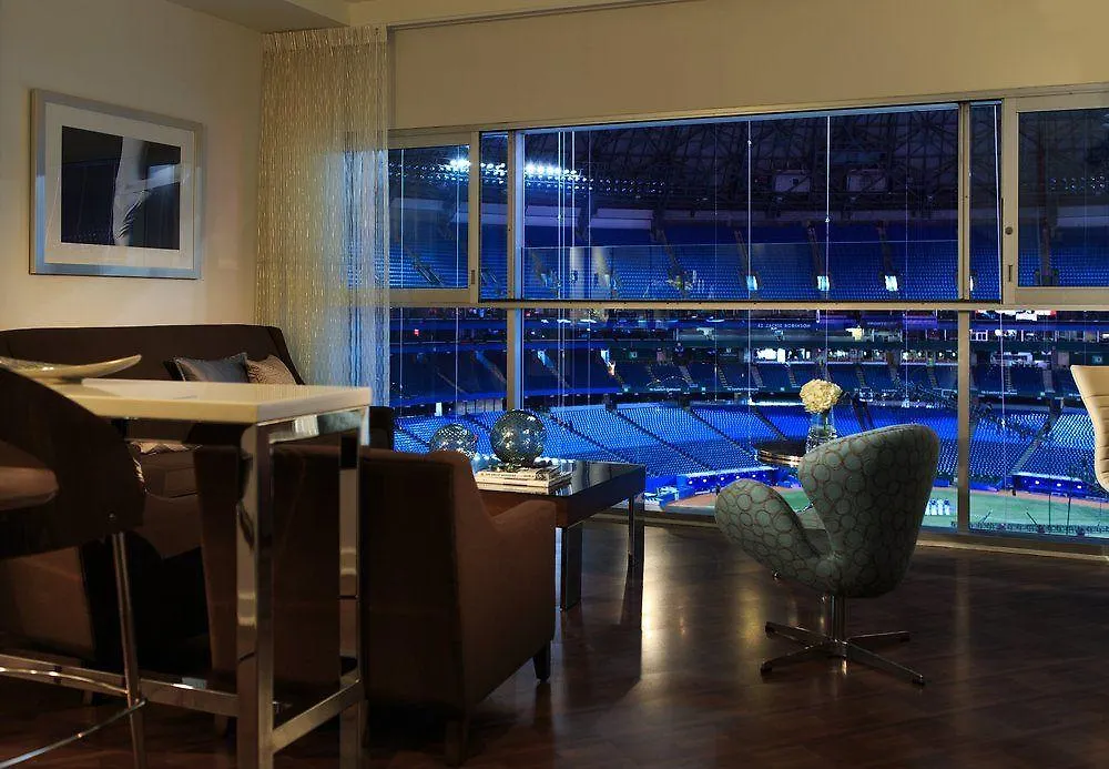 Toronto Marriott City Centre Hotel 4*,